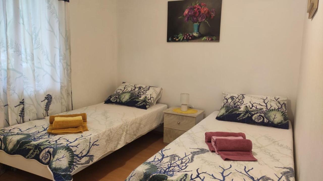 풀라 Kuca Za Odmor Tri Sunca 빌라 외부 사진